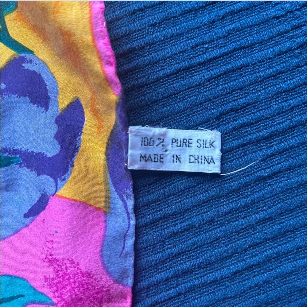 🌺GORGEOUS 80's SCARF🌺 - Picture 2 of 3